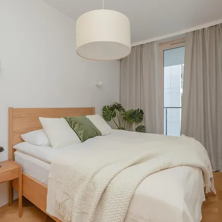 Apartment Chmielna Duo Luxury With Parking & Balcony, Centre By Renters Prestige *