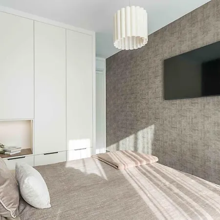 Chmielna Duo Luxury With Parking & Balcony, Centre By Renters Prestige * Varşova