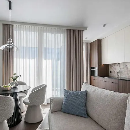 Chmielna Duo Luxury With Parking & Balcony, Centre By Renters Prestige Warszawa